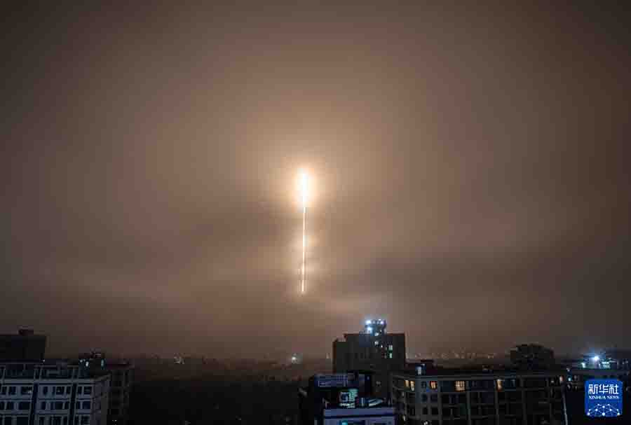 我国成功发射卫星互联网低轨卫星03组
